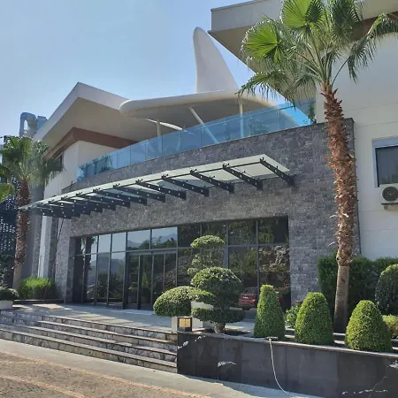 Admiral Elite אלאניה